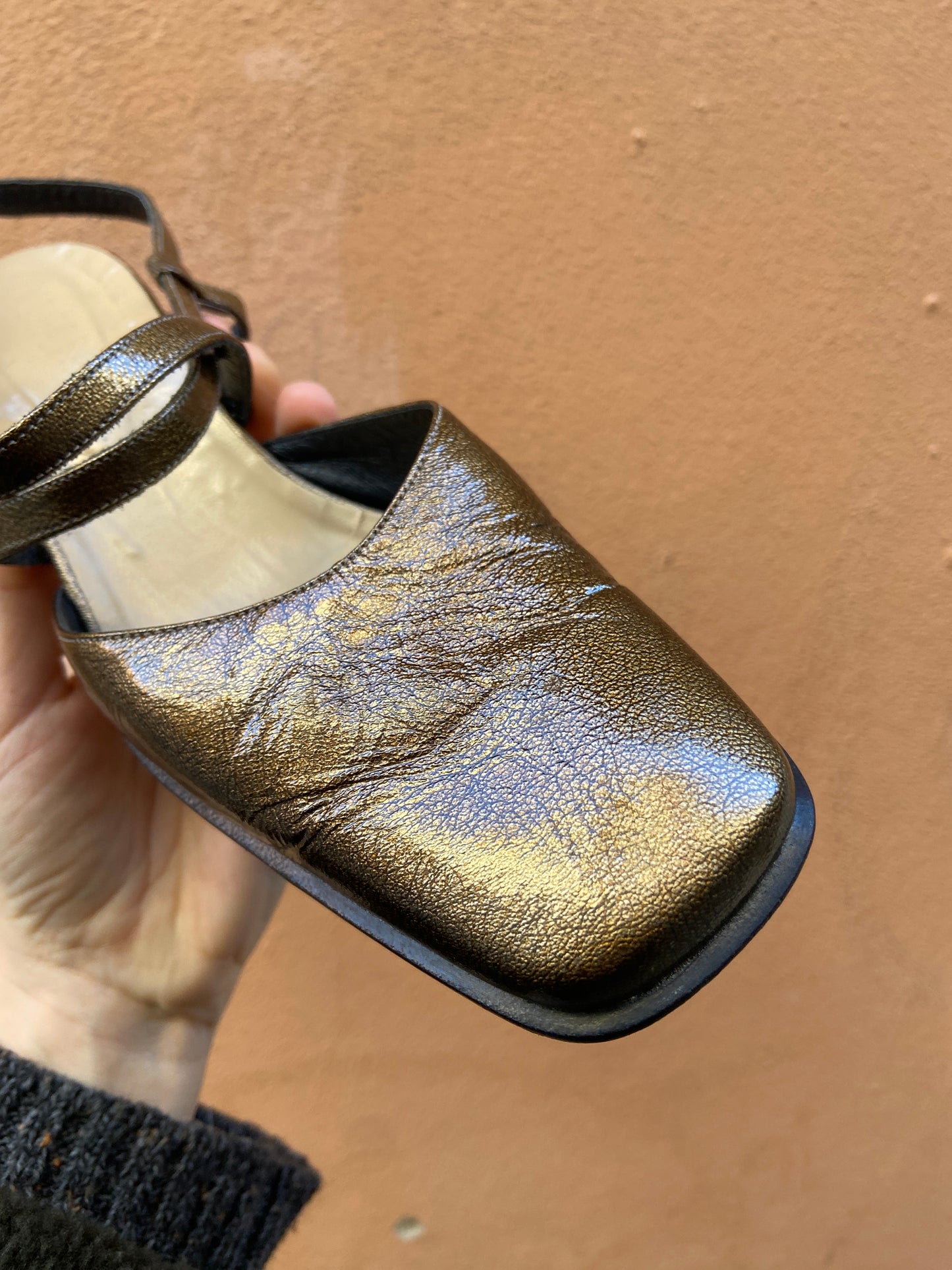 Sling back 90s oro cachi