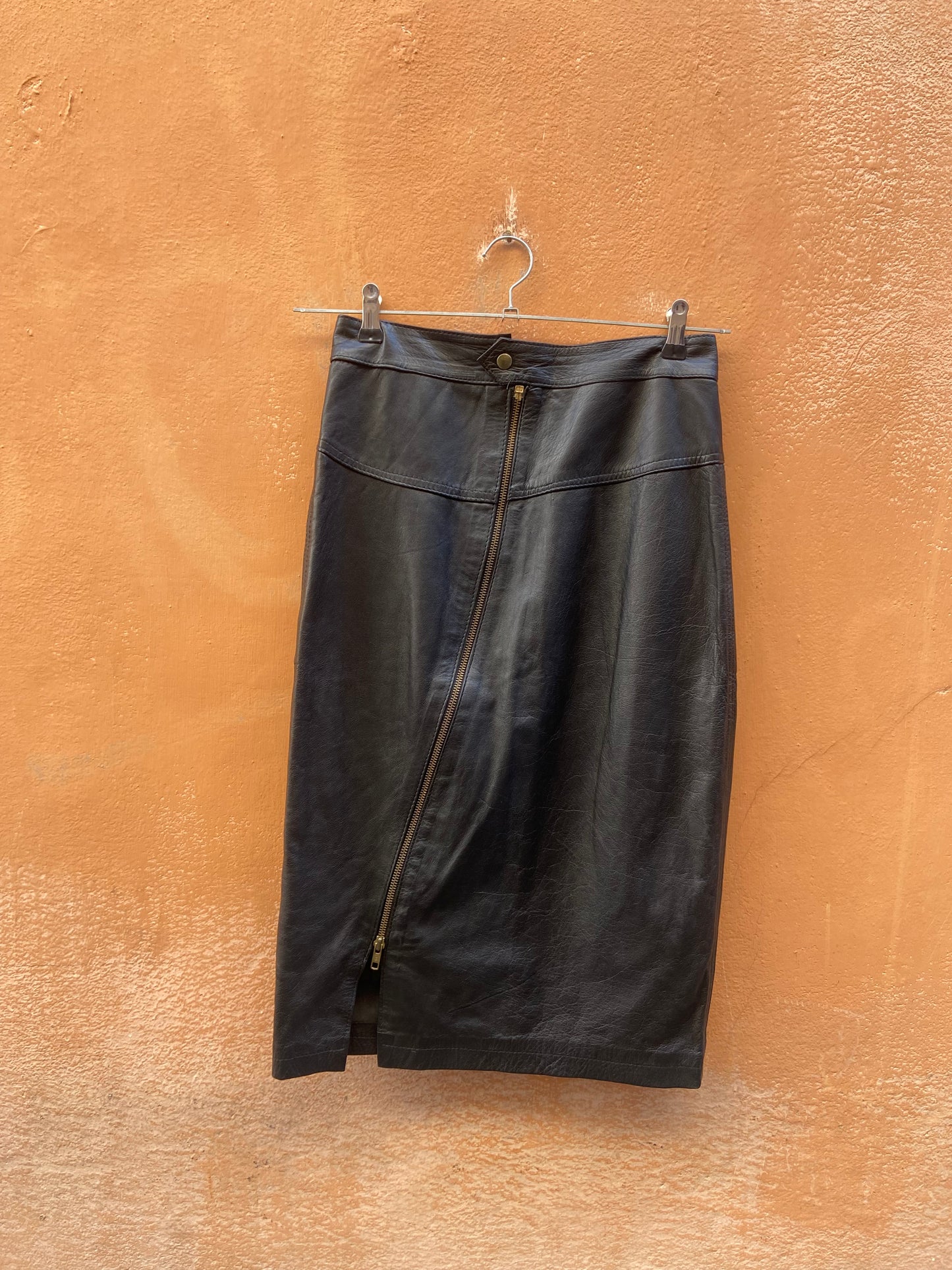 Midi in pelle con cerniere