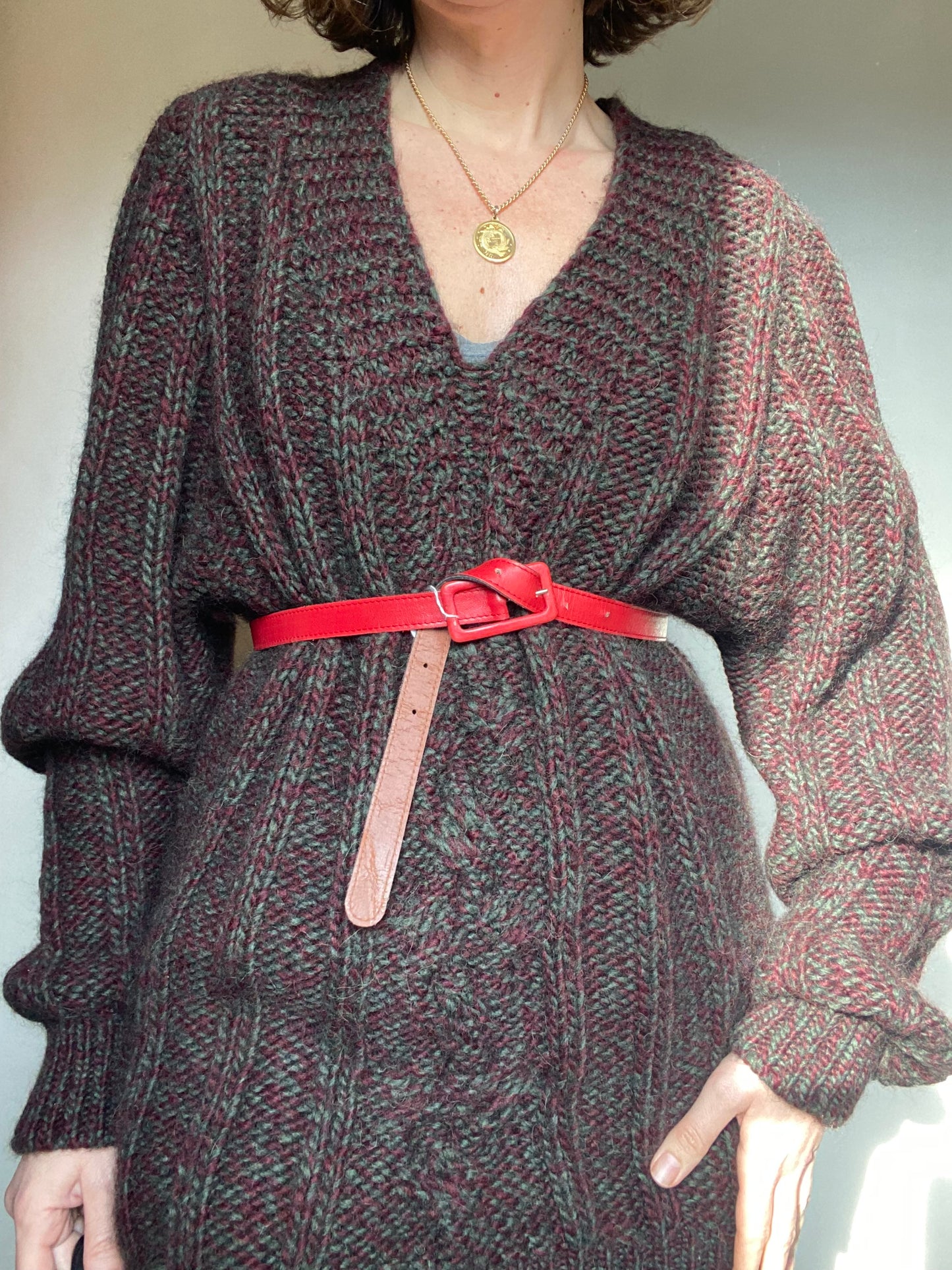 Maglione handmade scollo a V