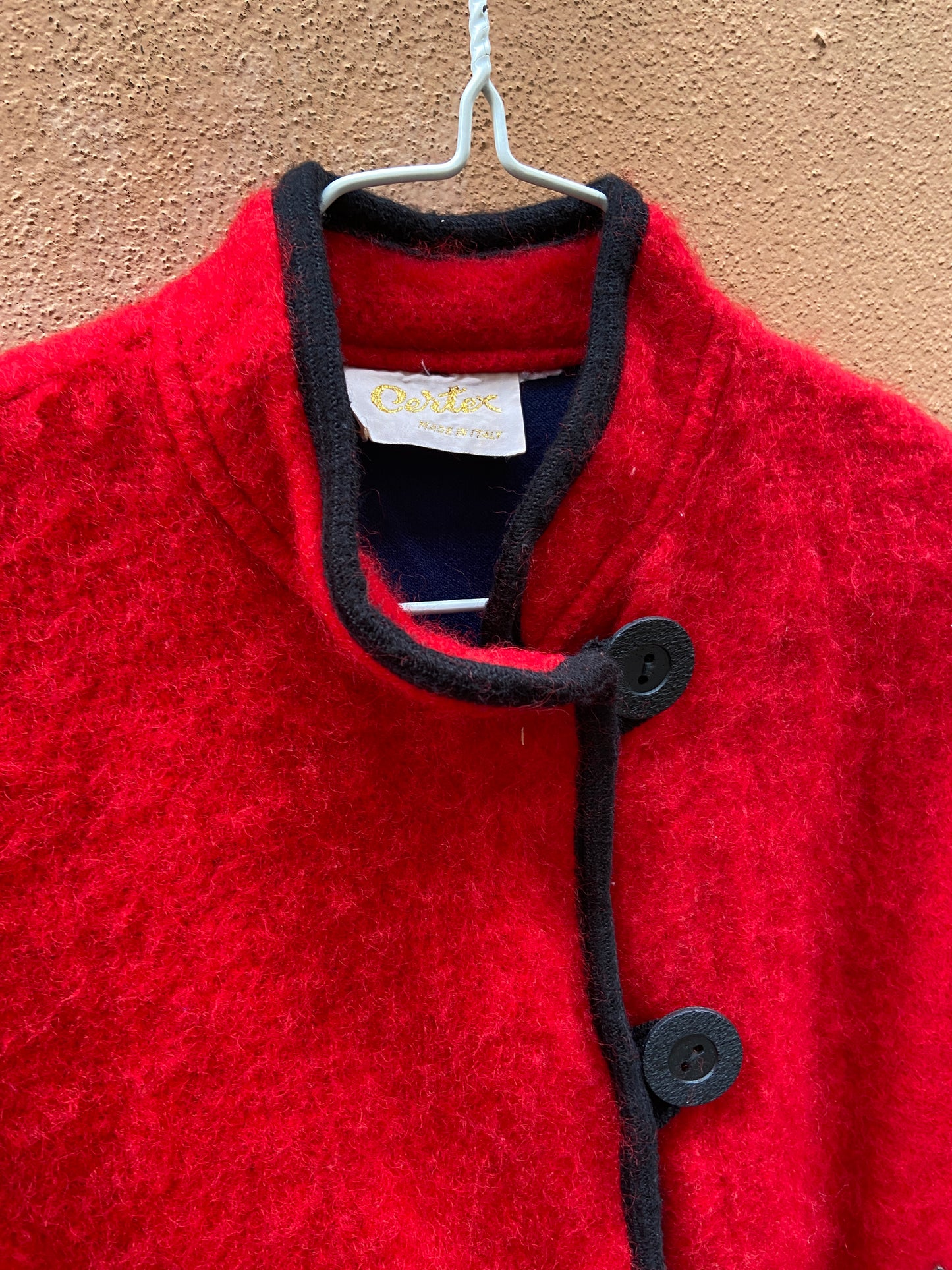 Mantella vintage