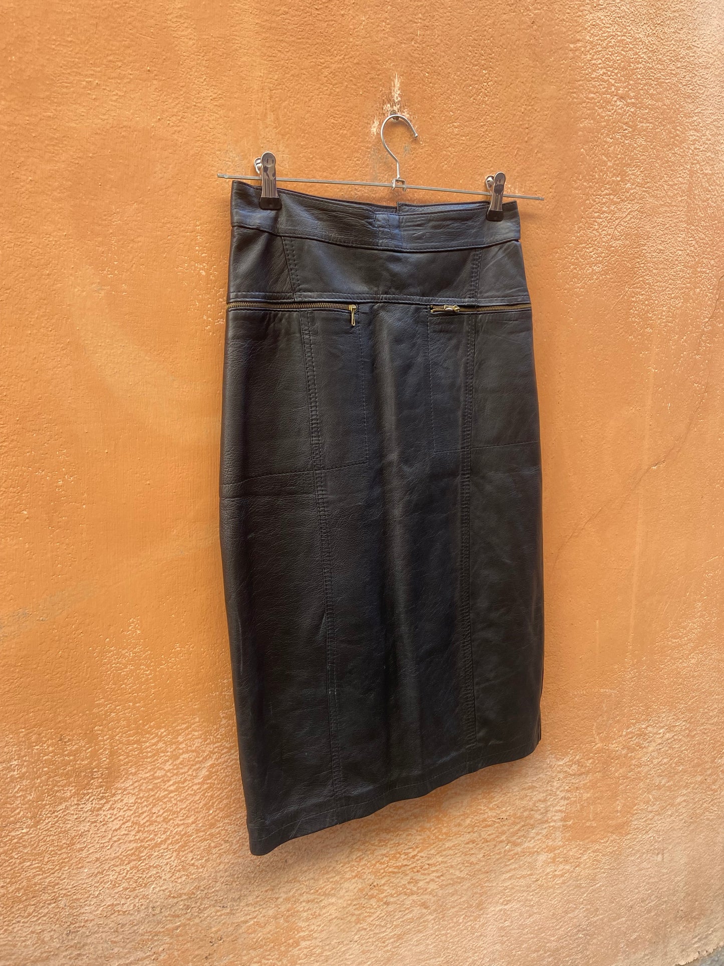 Midi in pelle con cerniere