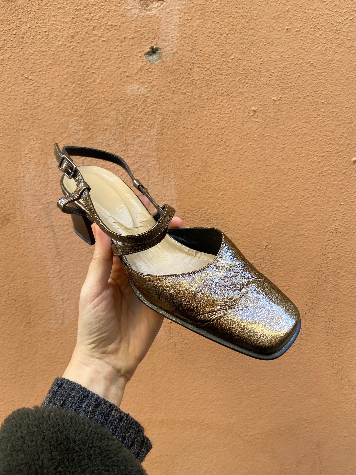 Sling back 90s oro cachi