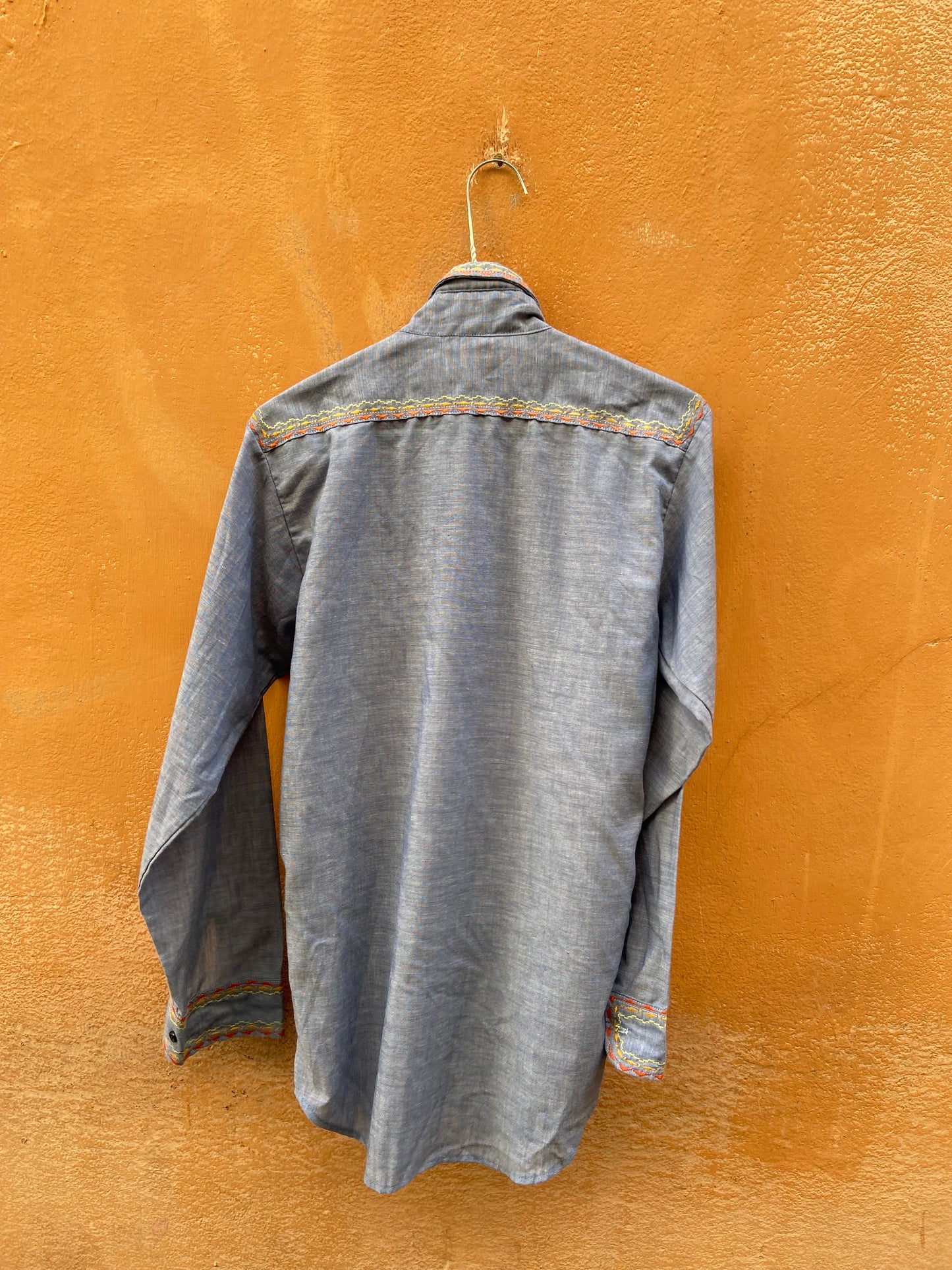 Camicia jeans impunture