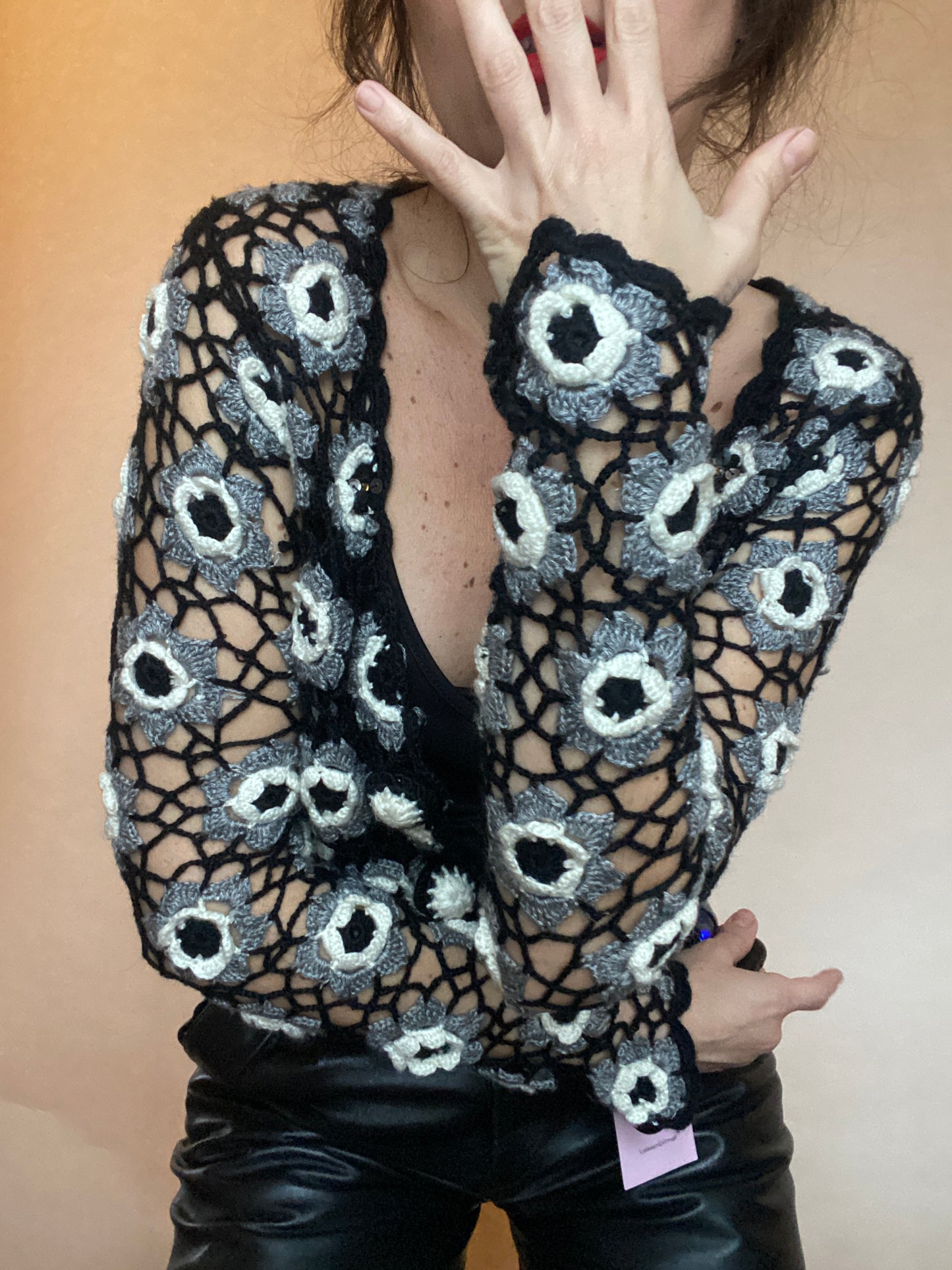 Cardigan floreale traforato