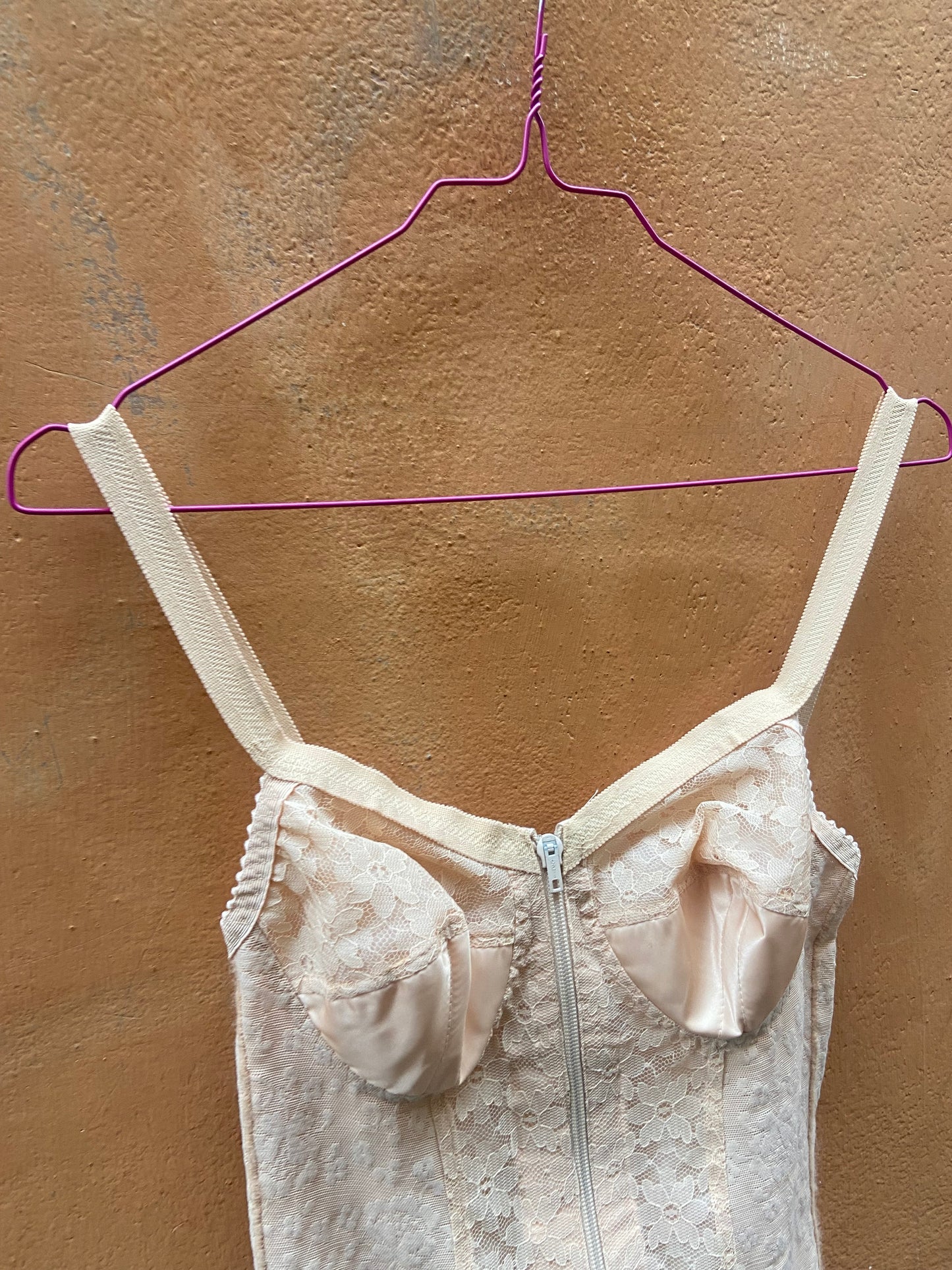 Body pin up vintage