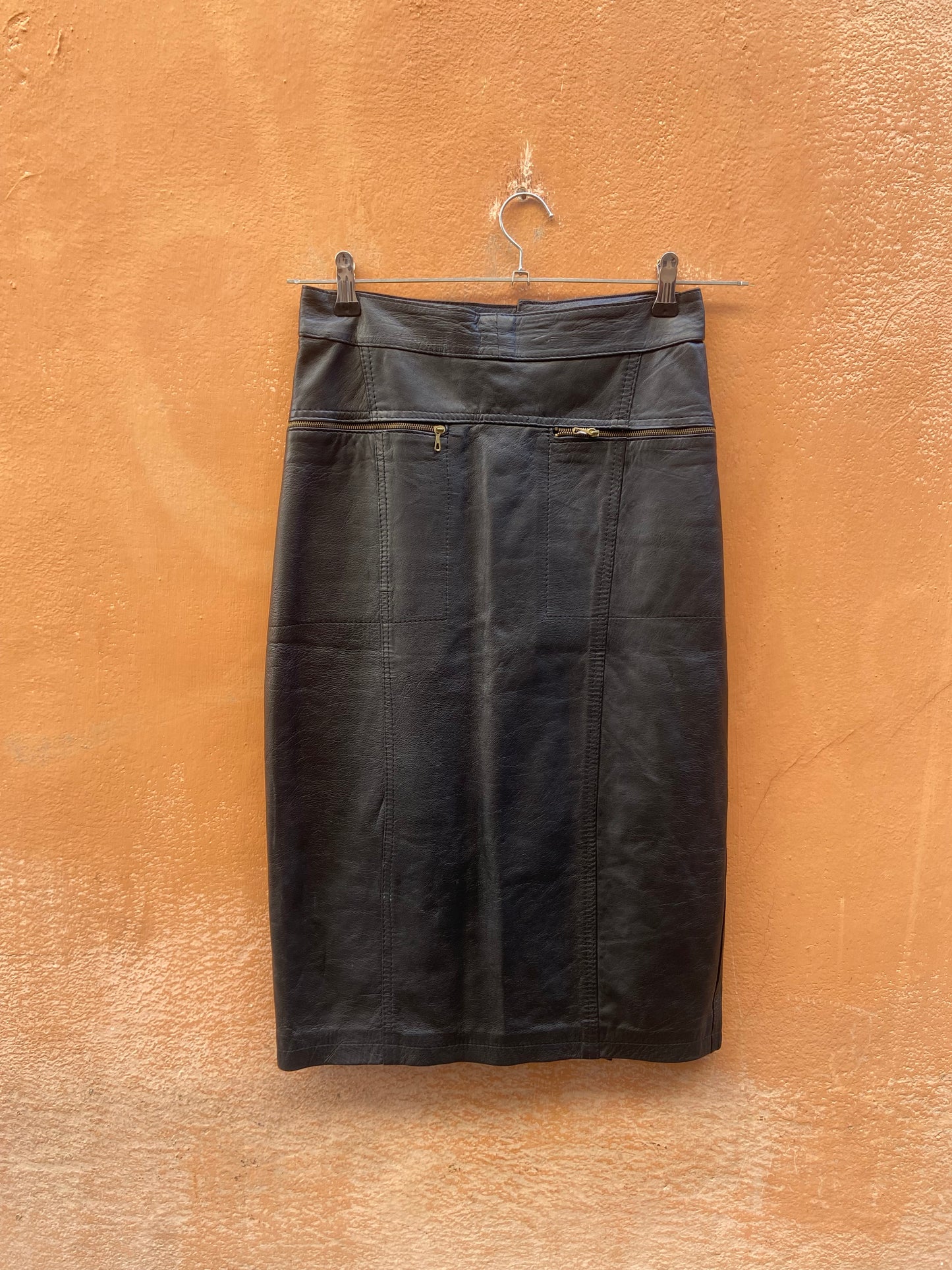 Midi in pelle con cerniere