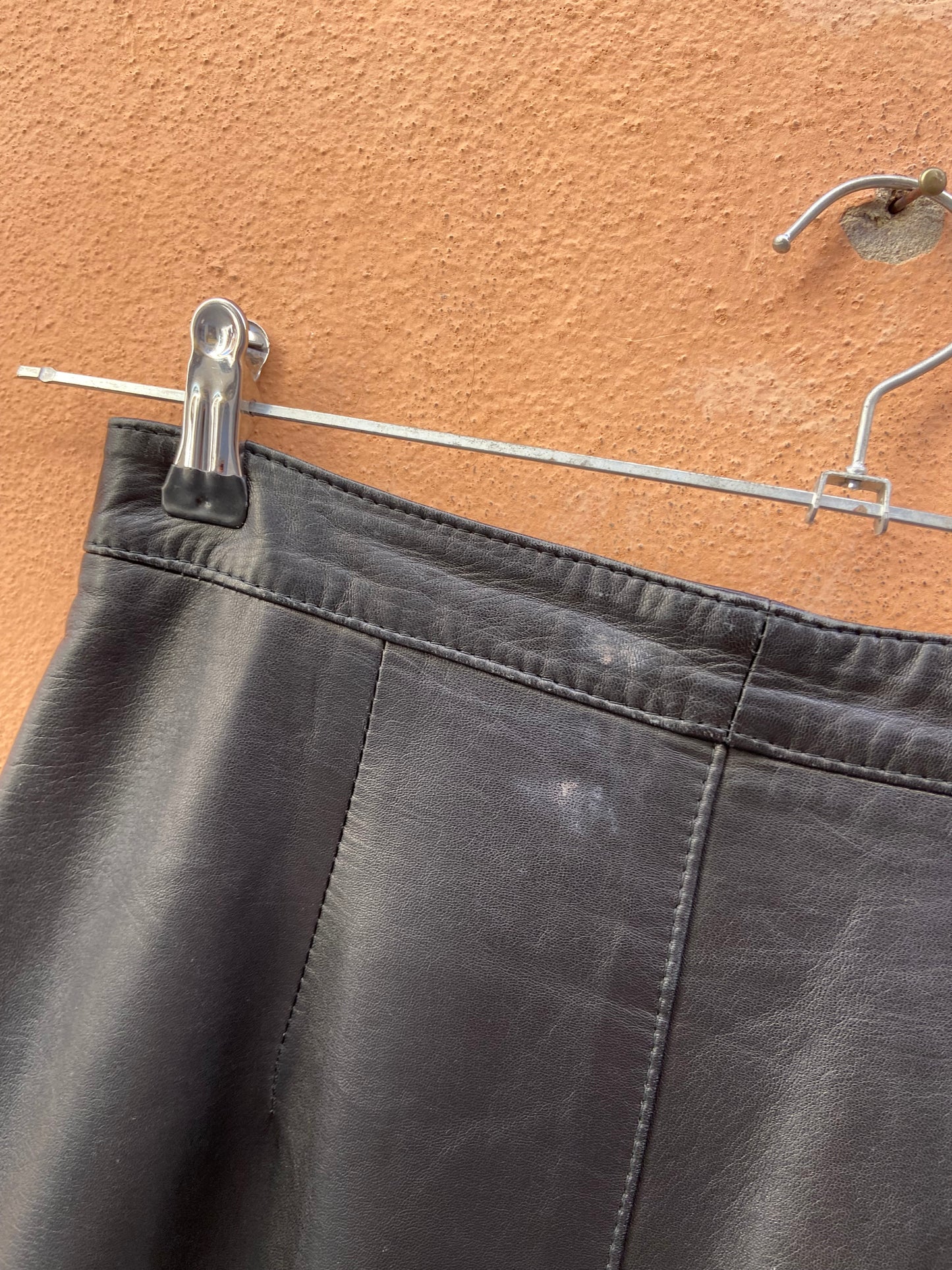 Midi skirt in pelle