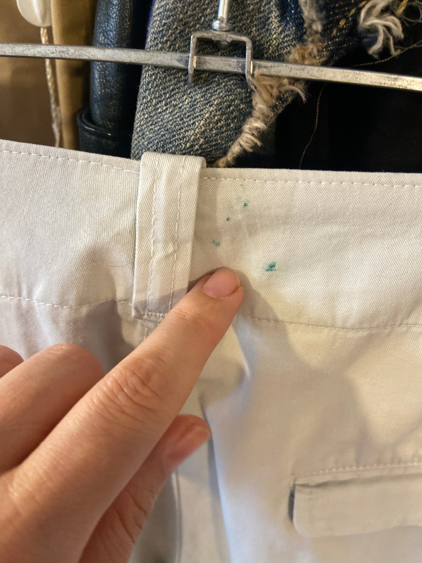 Pantalone chiaro maschile