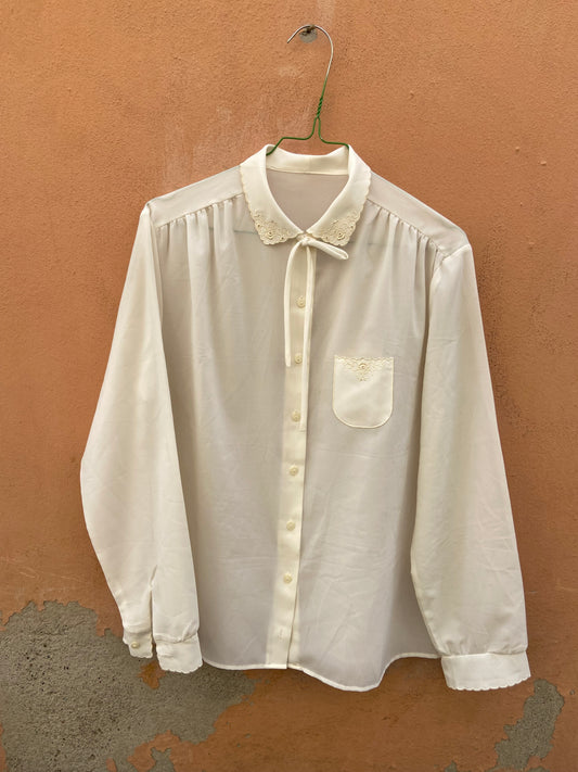 Camicia romantica