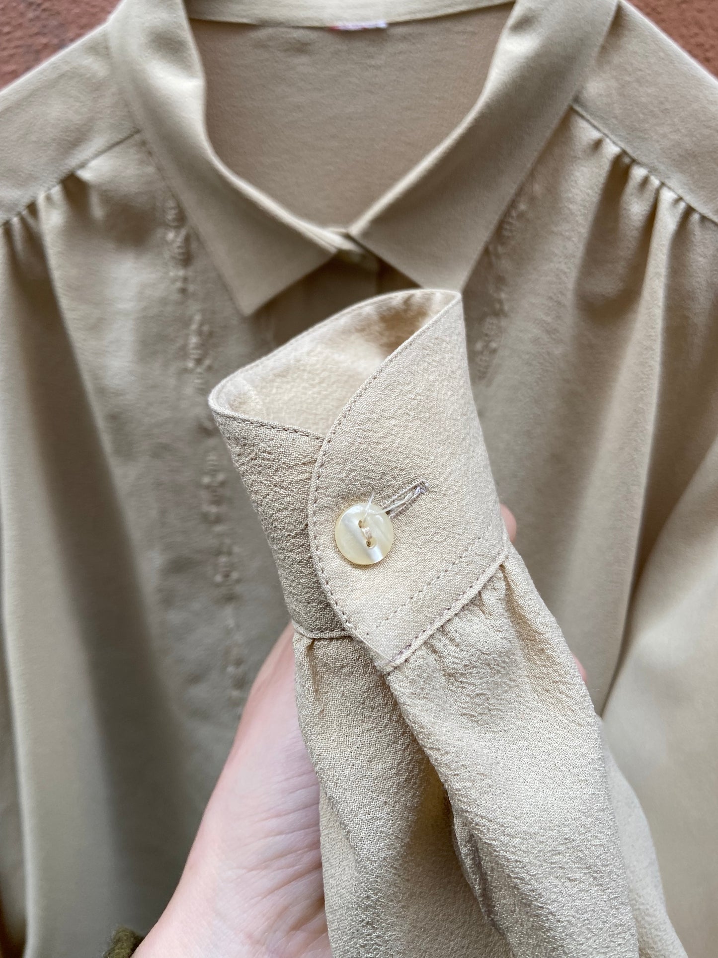 Camicia beige, burro