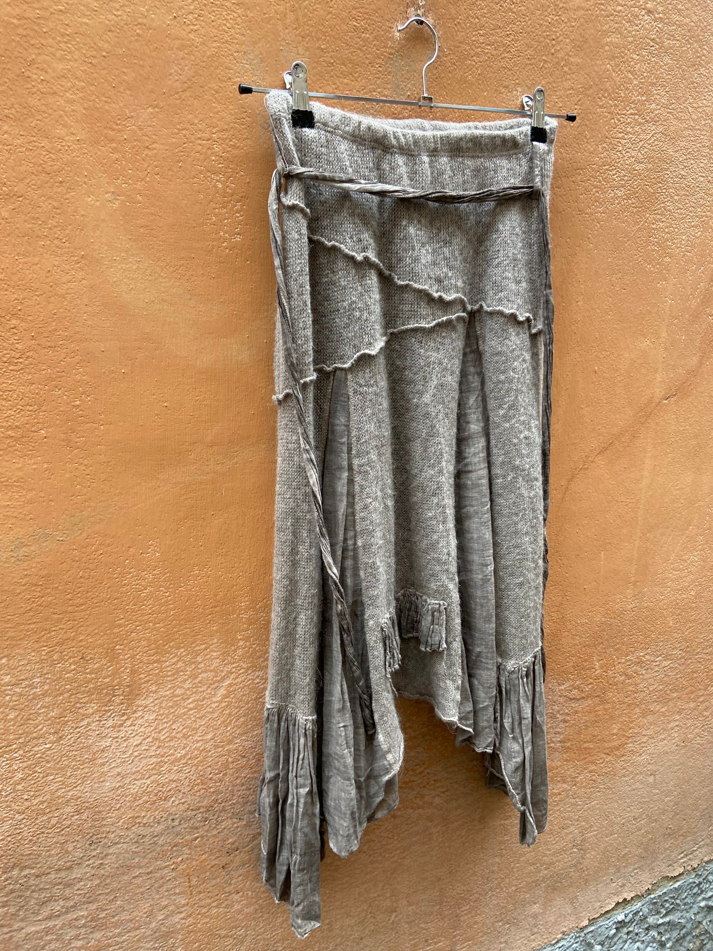 Gonna lana asimmetrica y2k