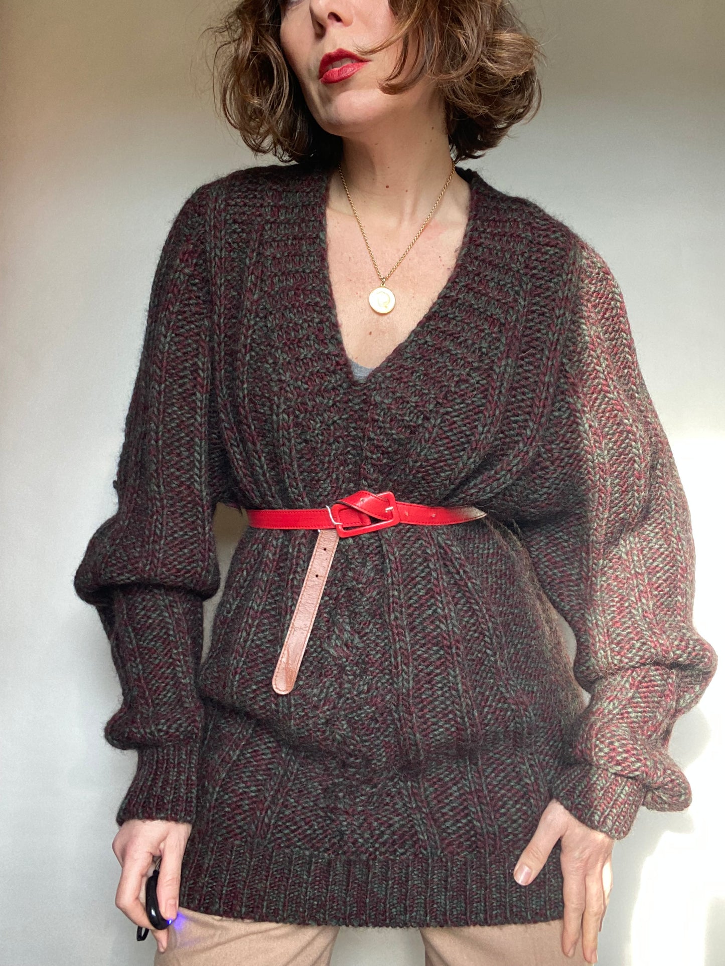 Maglione handmade scollo a V