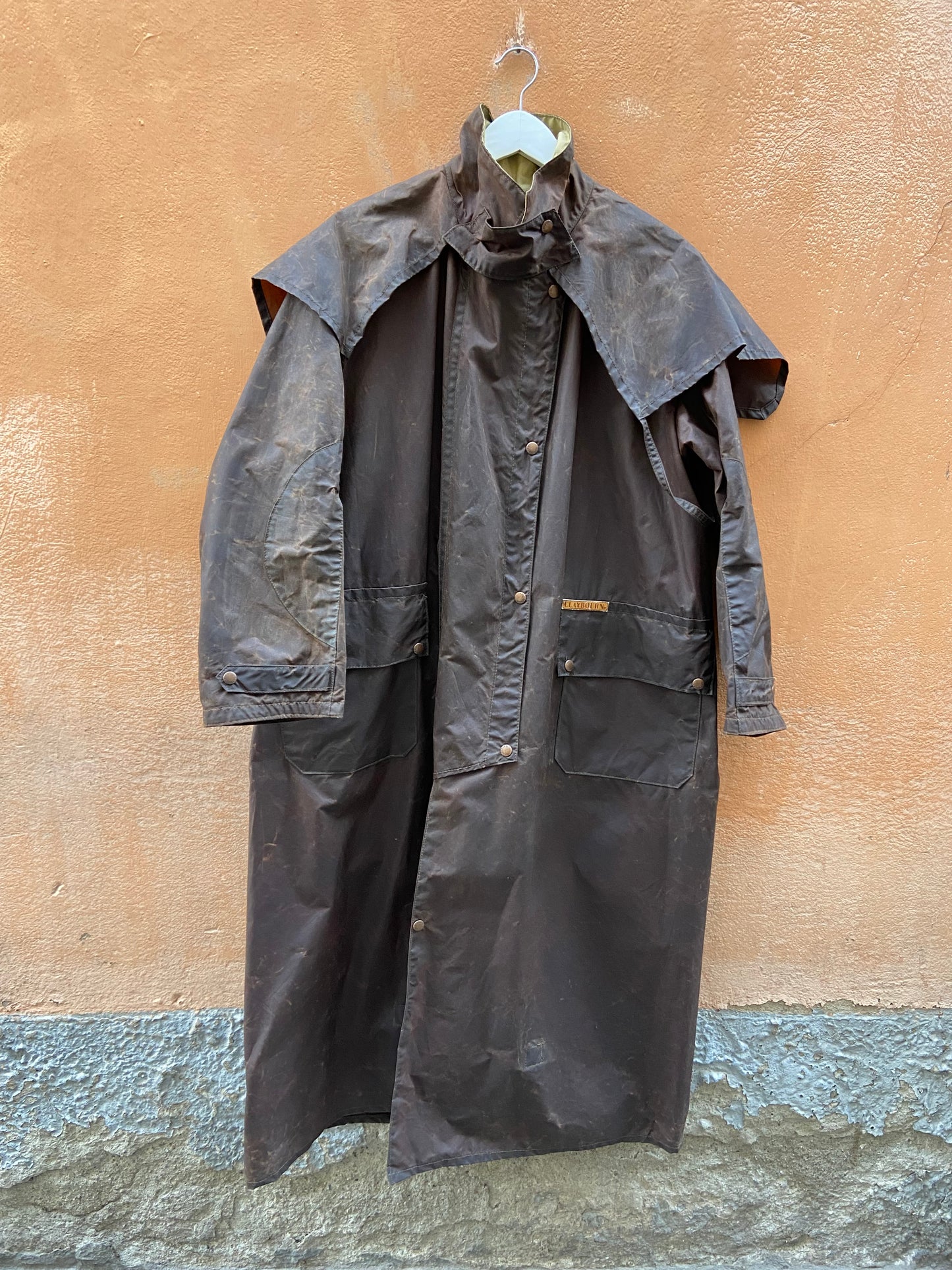 Impermeabile con mantella