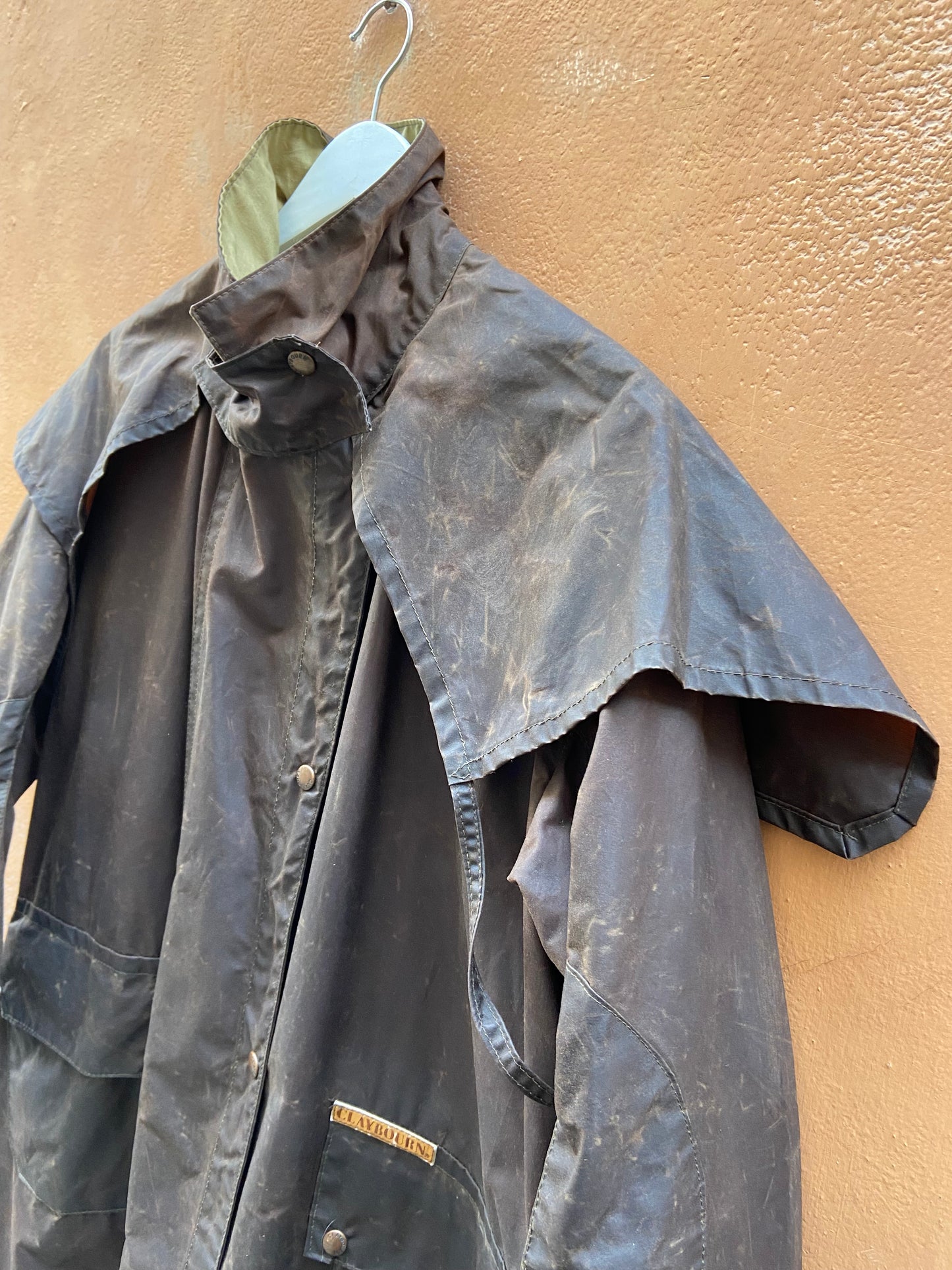 Impermeabile con mantella