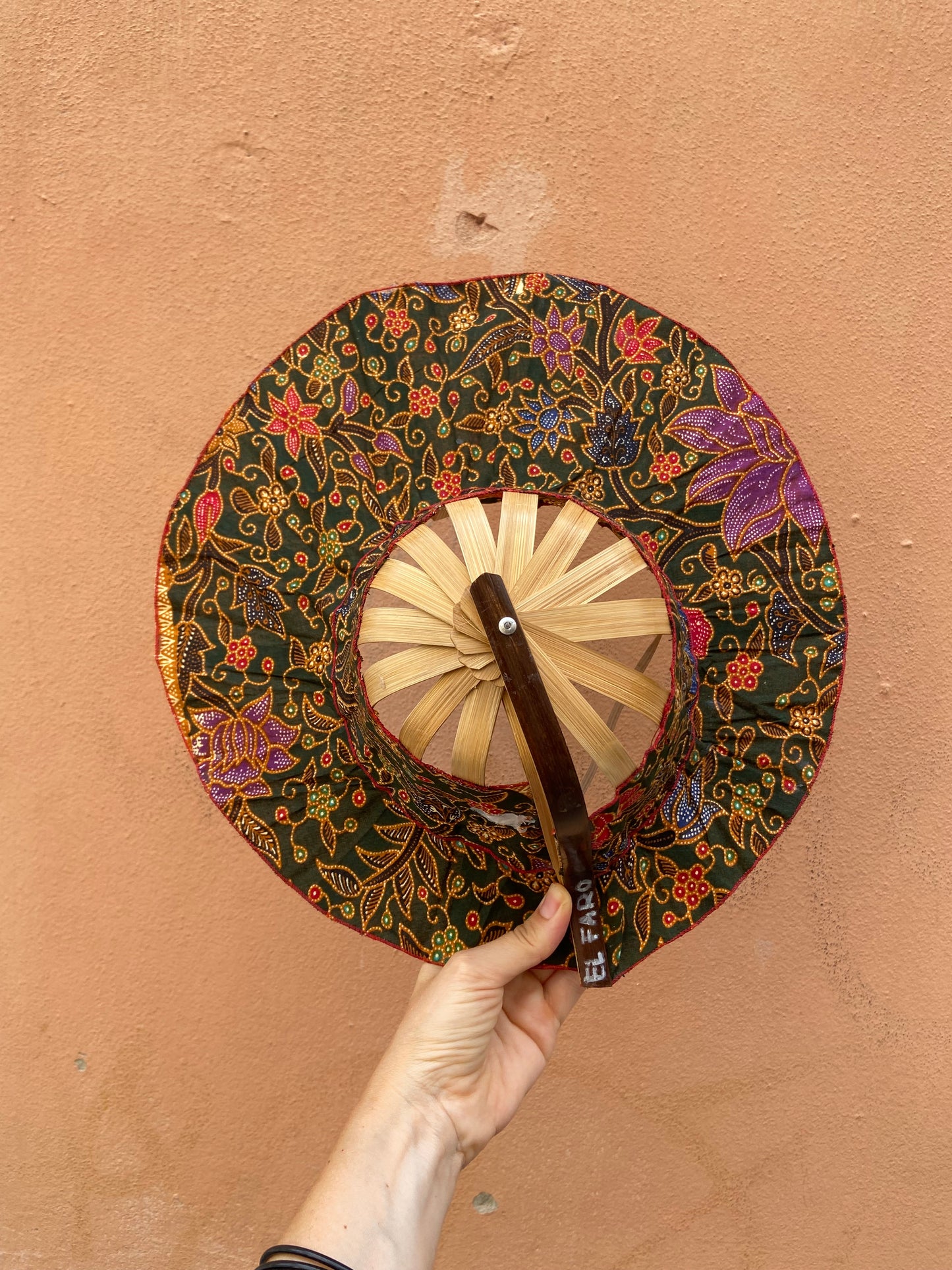 Cappello ventaglio in bambù