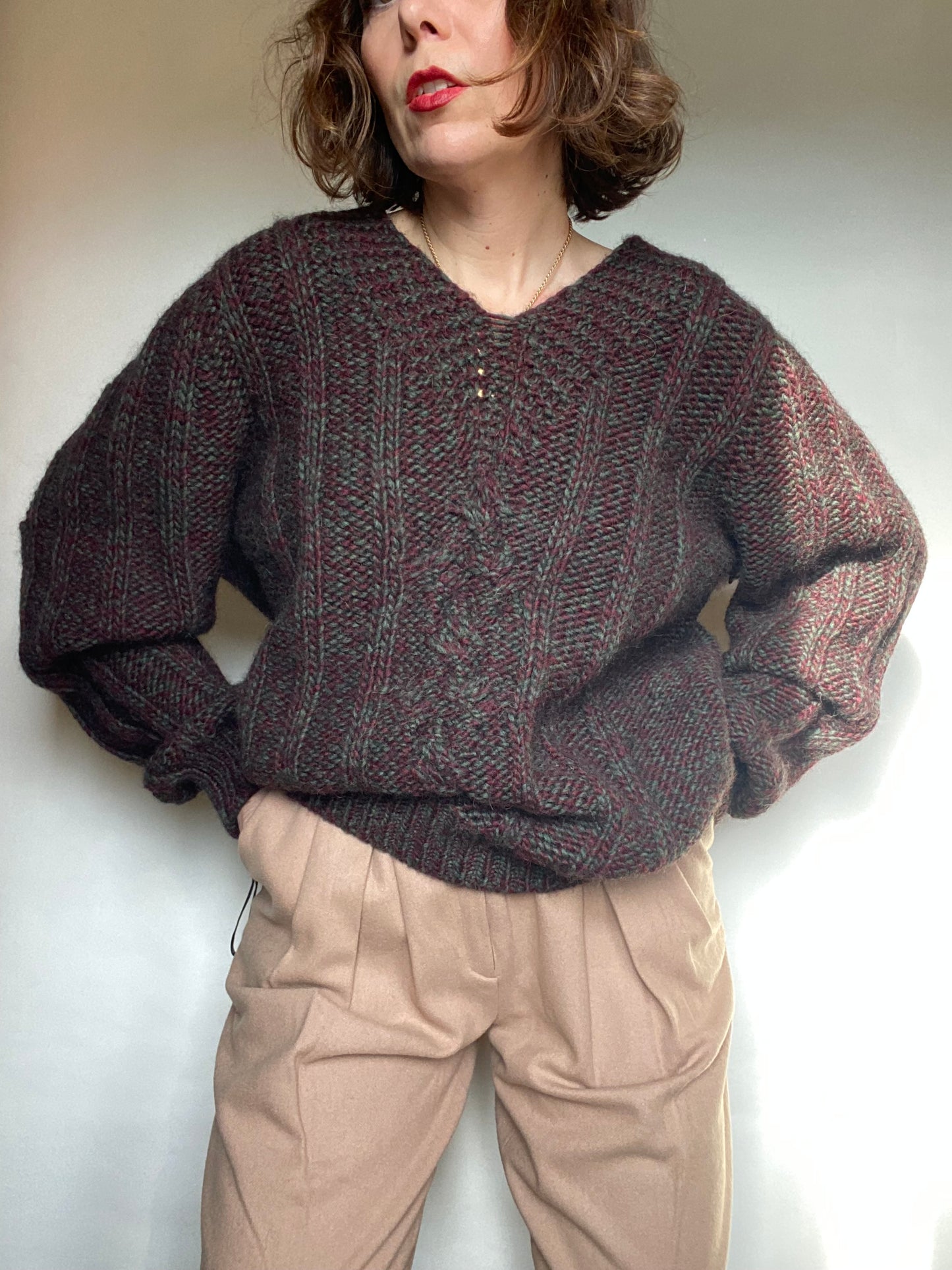 Maglione handmade scollo a V