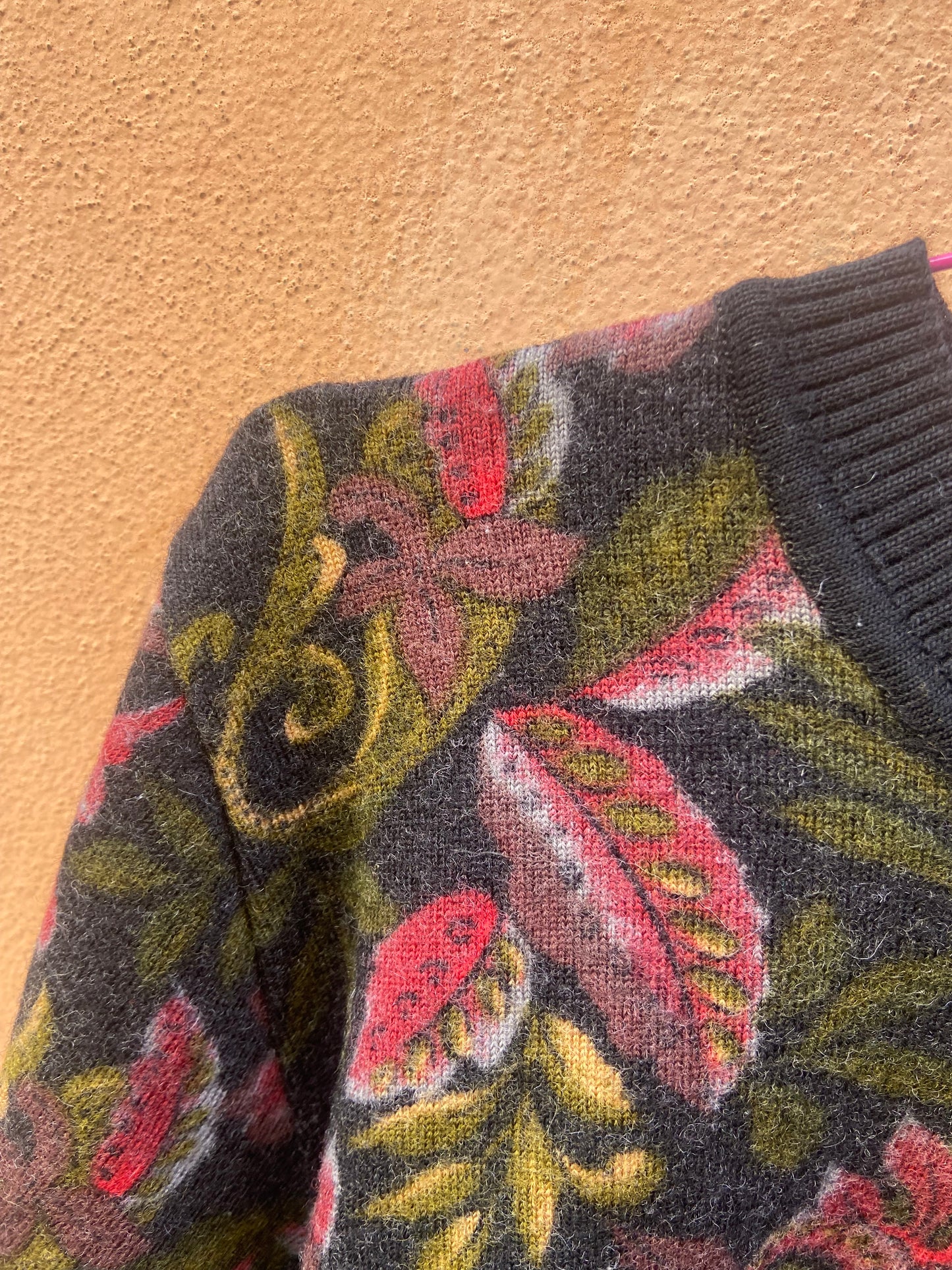 Maglia felpina floreale