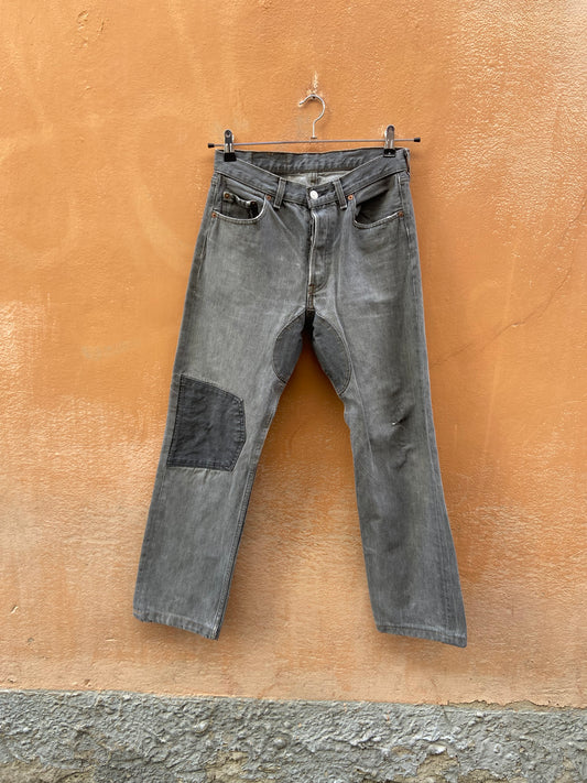 Levis grigio