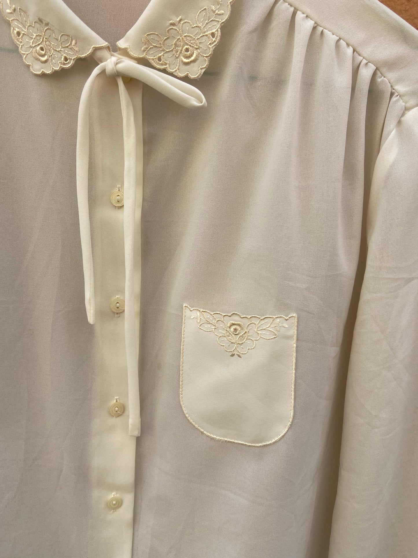 Camicia romantica
