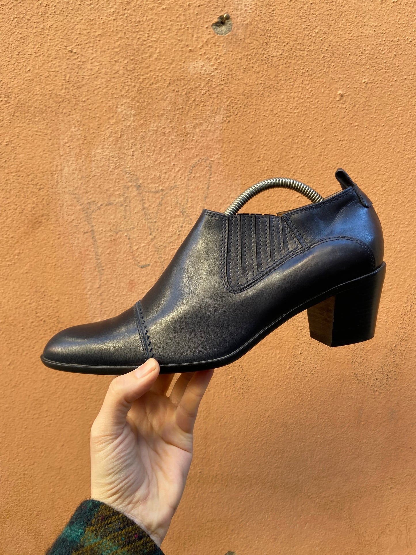 Tronchetti calzoleria parmense 40