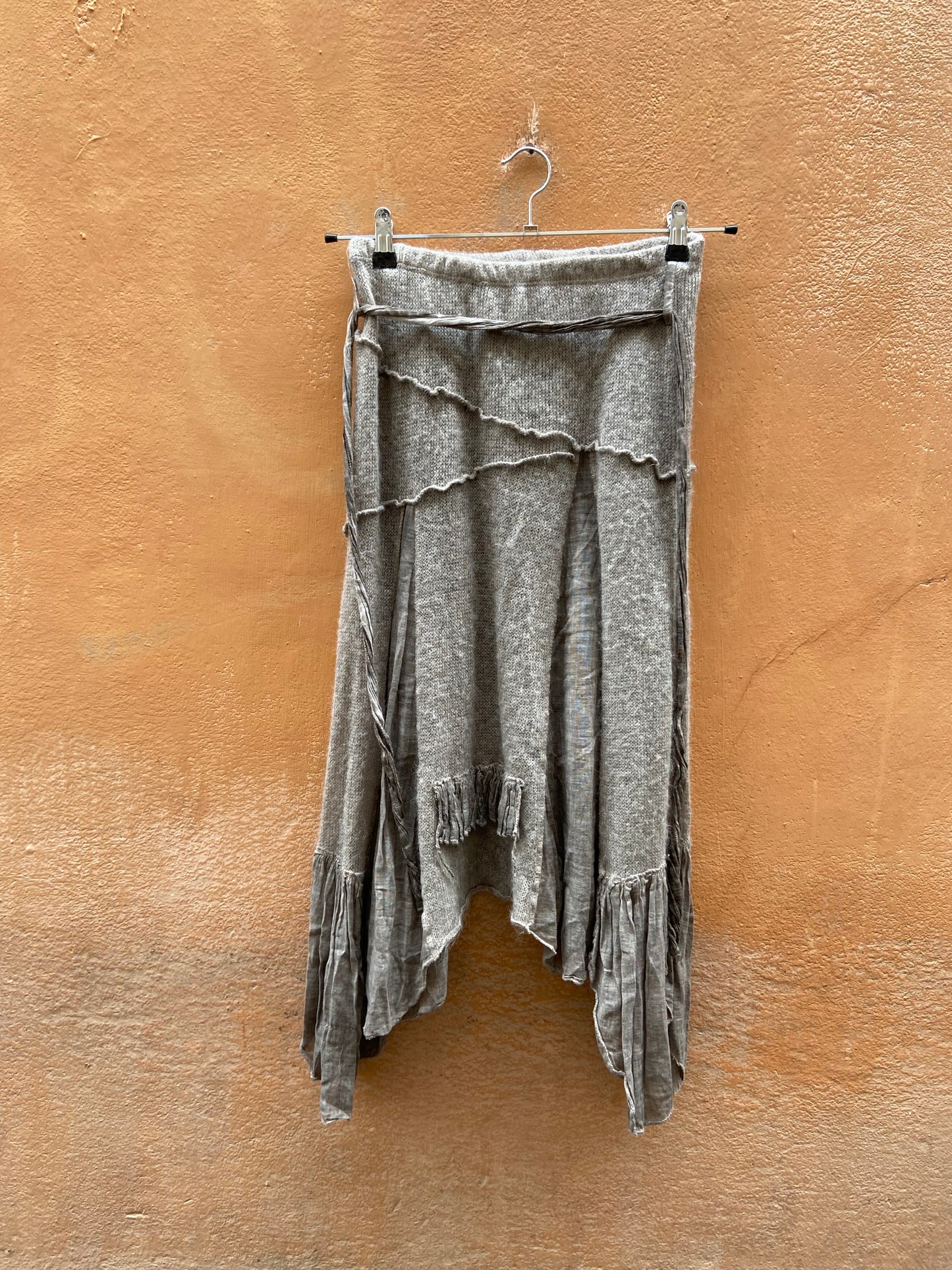 Gonna lana asimmetrica y2k