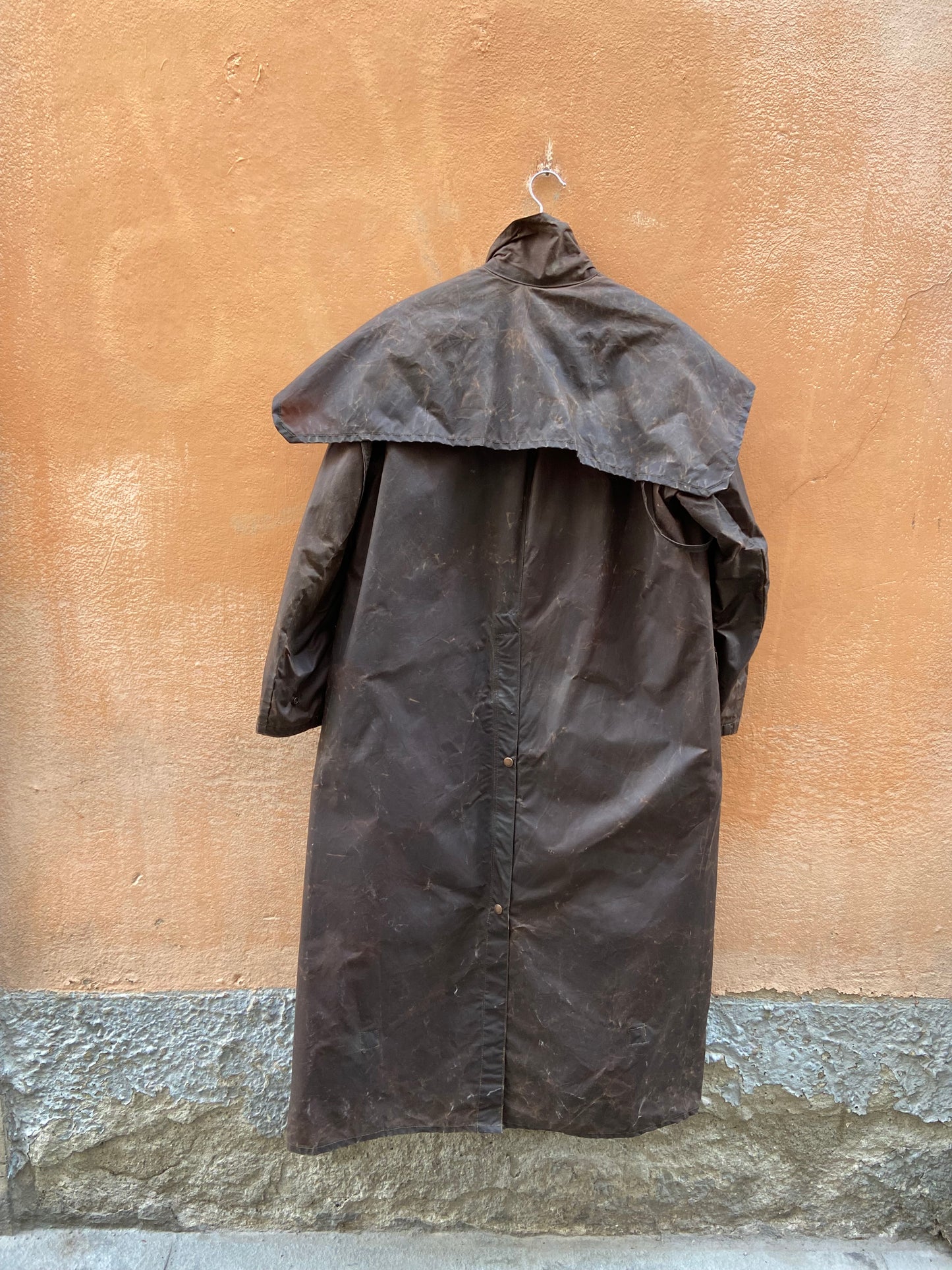 Impermeabile con mantella