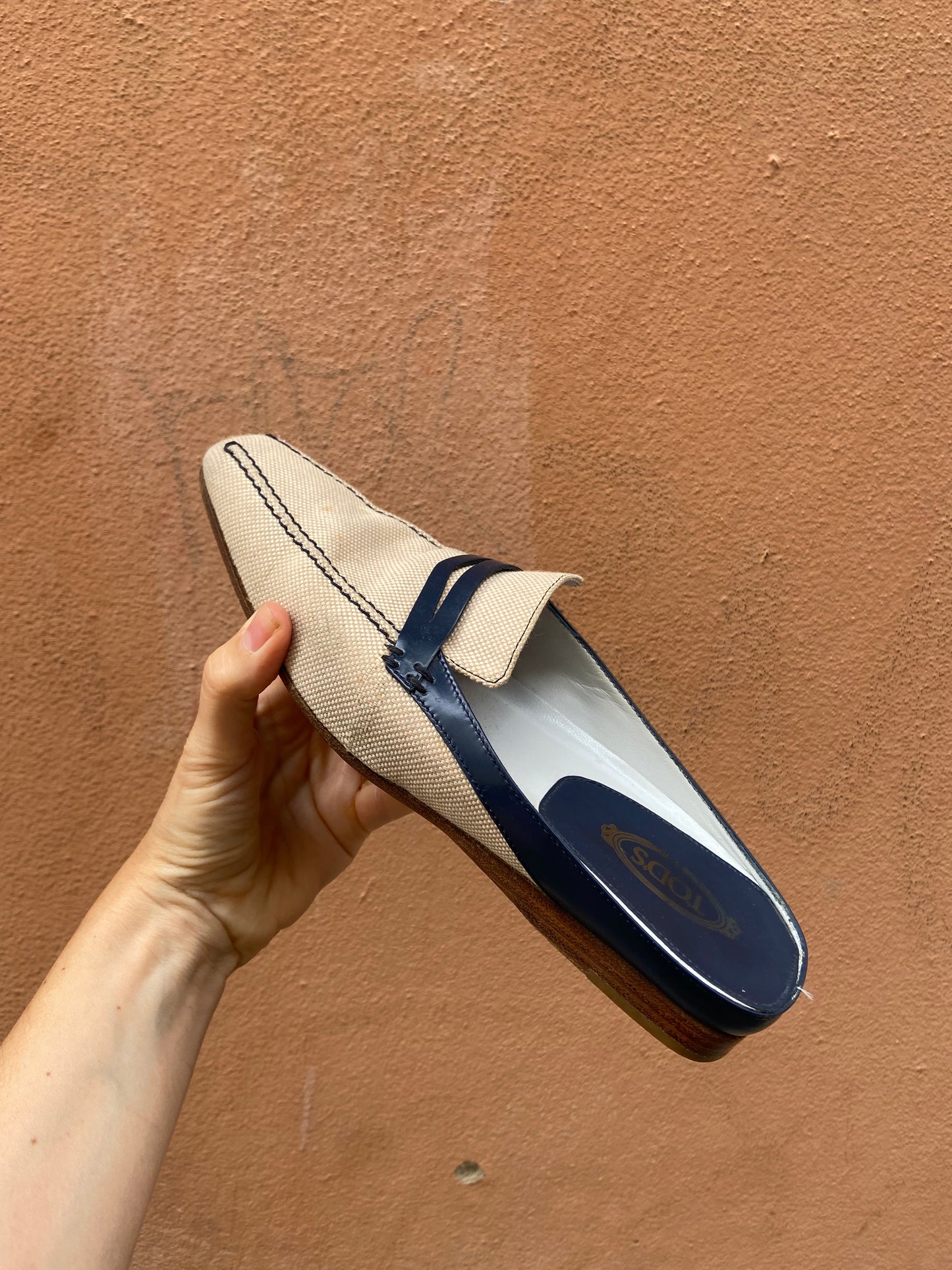 Mules Tod’s navy