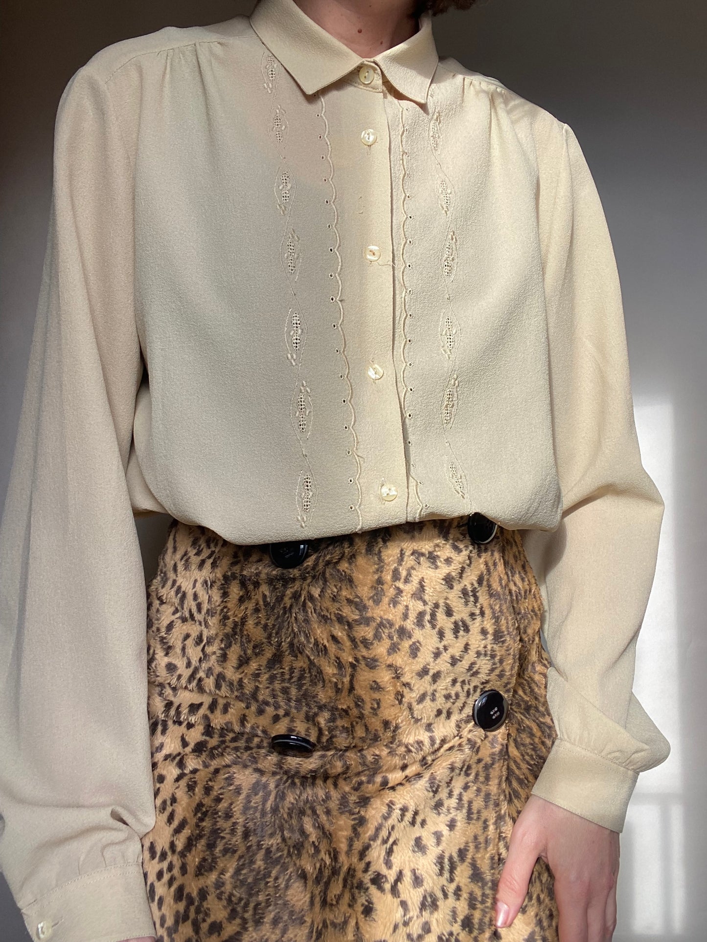 Camicia beige, burro