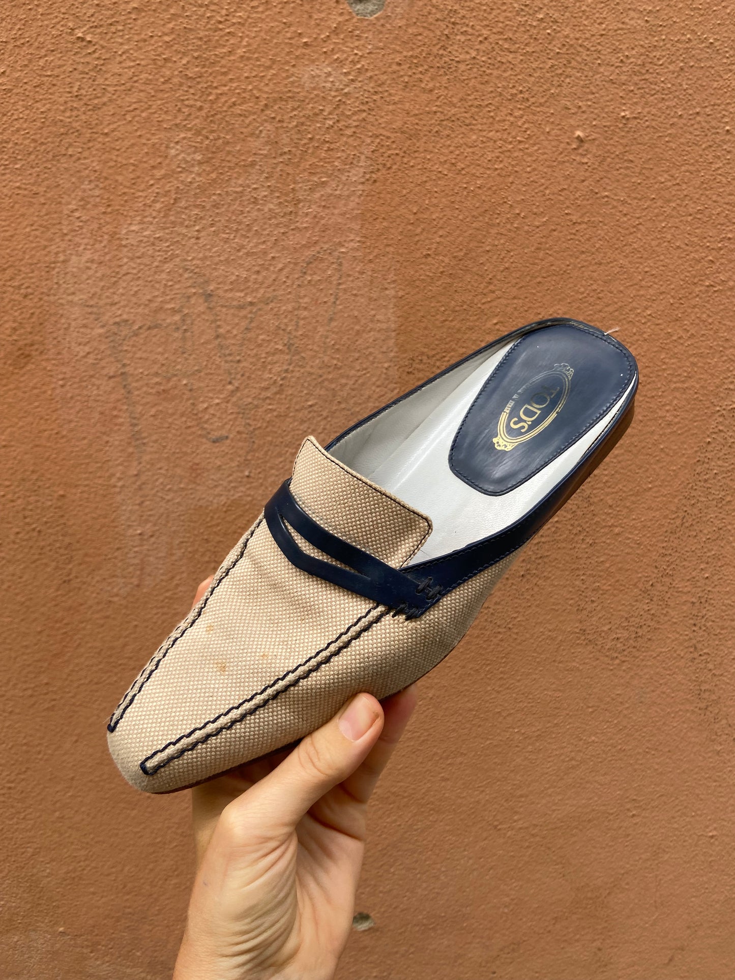 Mules Tod’s navy