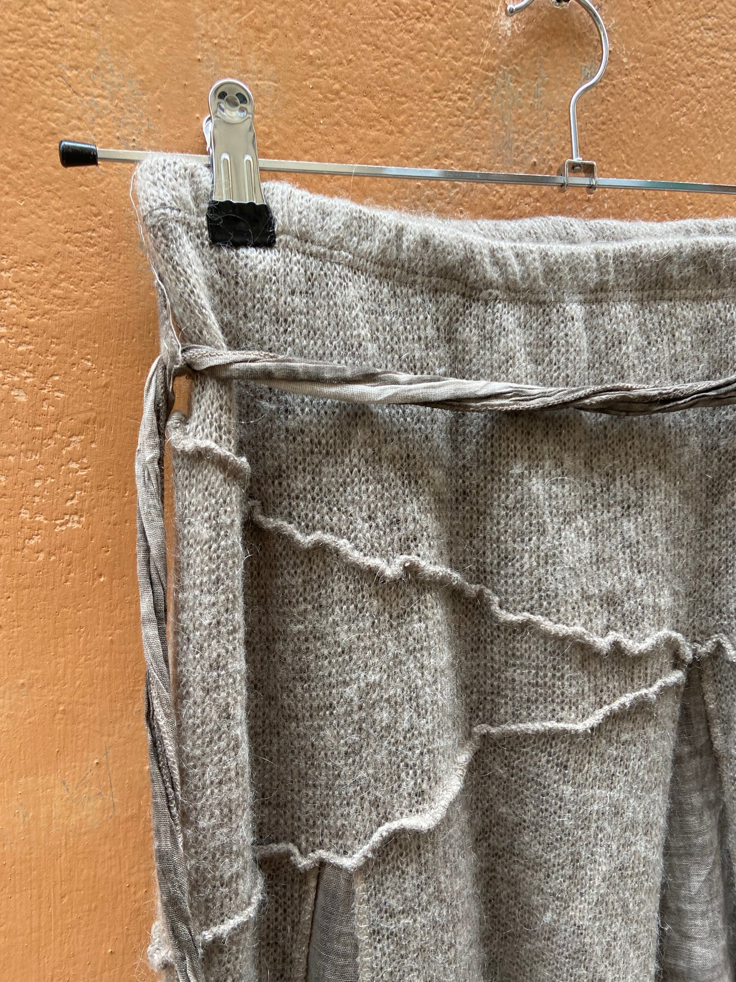 Gonna lana asimmetrica y2k