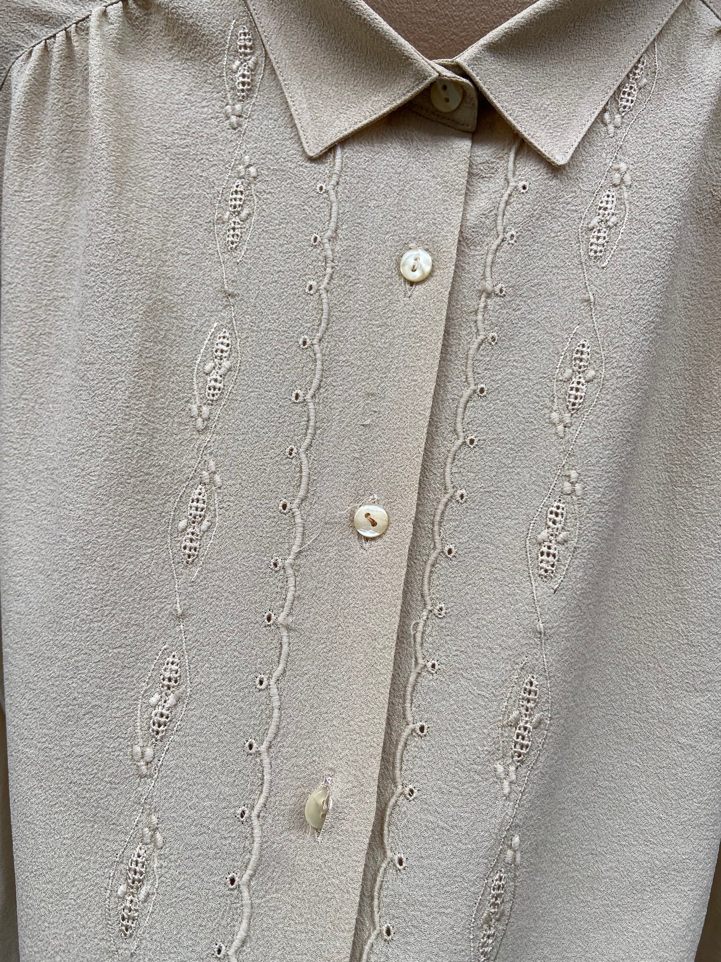 Camicia beige, burro